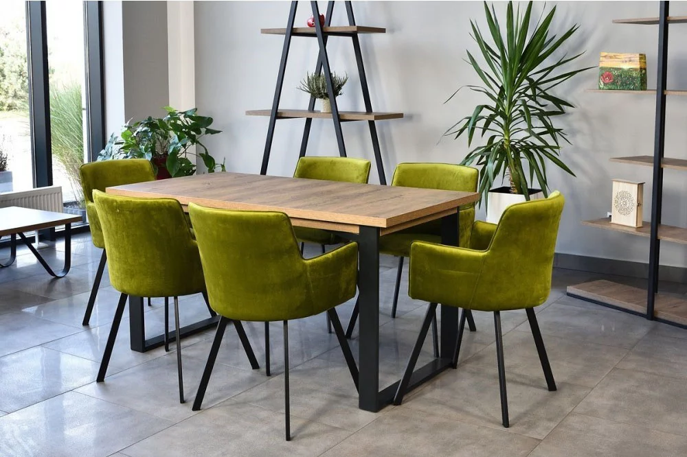 stół i krzesła zielone